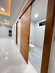 KTH22270: Enjoy Beautiful Mountain Views in This 4 Bedroom Villa for Sale in Kathu. 缩略图 #30