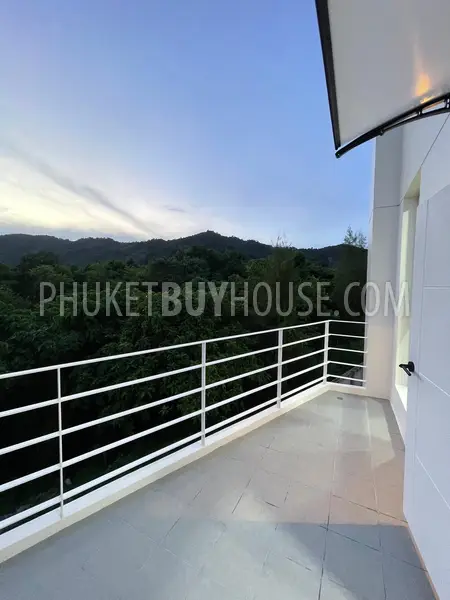 KTH22270: Enjoy Beautiful Mountain Views in This 4 Bedroom Villa for Sale in Kathu. Fotoğraf #23