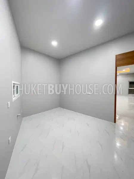 KTH22270: Enjoy Beautiful Mountain Views in This 4 Bedroom Villa for Sale in Kathu. Fotoğraf #40