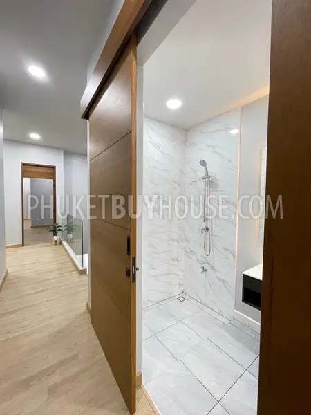 KTH22270: Enjoy Beautiful Mountain Views in This 4 Bedroom Villa for Sale in Kathu. Fotoğraf #47