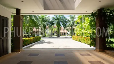 LAG6873: Luxury Villa for Sale in Laguna. Photo #2