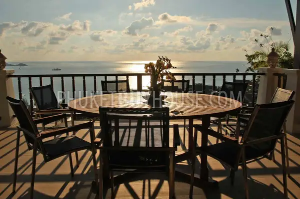 PAT6907: Villa with Luxurious Sea View in Patong. Photo #8