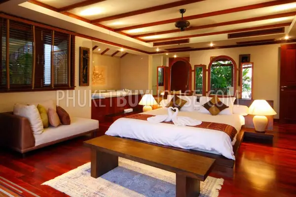 PAT6907: Villa with Luxurious Sea View in Patong. Photo #15