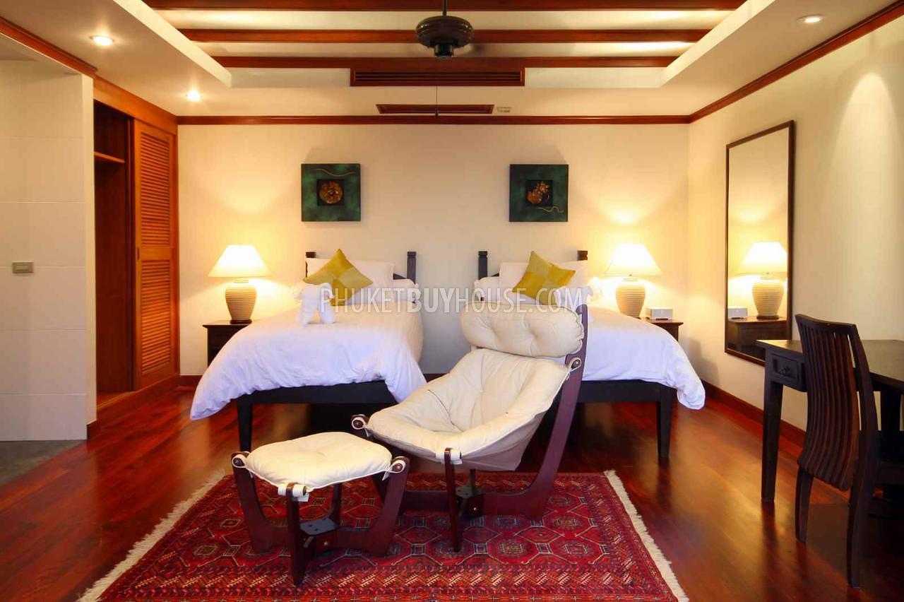 PAT6907: Villa with Luxurious Sea View in Patong. Photo #16
