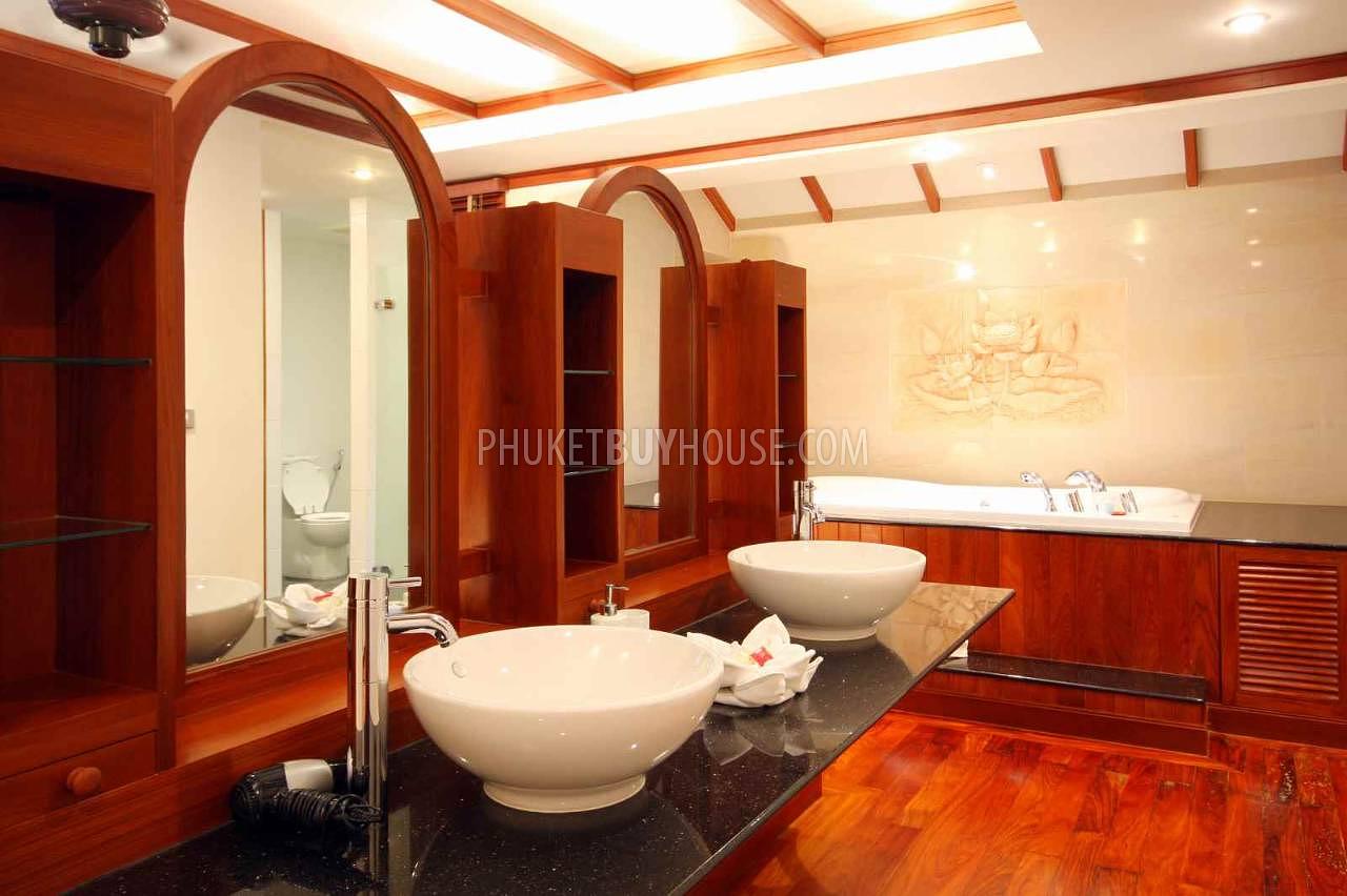 PAT6907: Villa with Luxurious Sea View in Patong. Photo #18