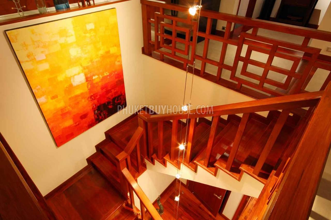 PAT6907: Villa with Luxurious Sea View in Patong. Photo #34