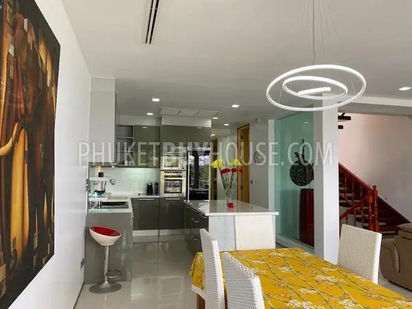 PAT6912: Townhouse with Sea View in Patong. Photo #12