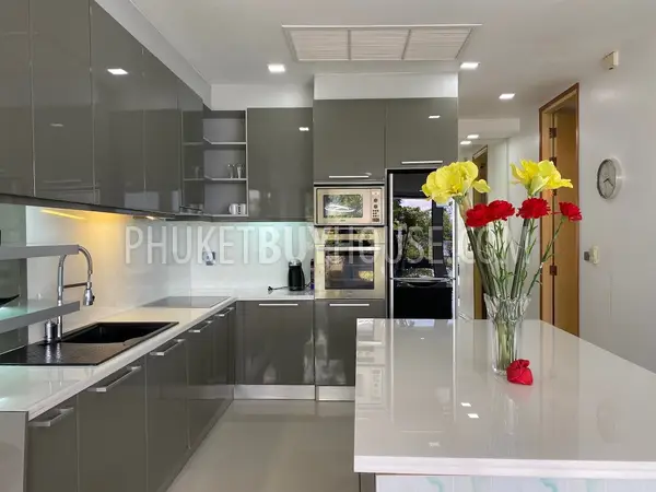 PAT6912: Townhouse with Sea View in Patong. Photo #14