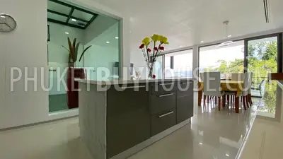 PAT6912: Townhouse with Sea View in Patong. Photo #16