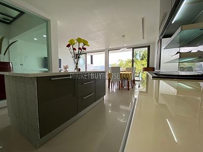 PAT6912: Townhouse with Sea View in Patong. Photo #17
